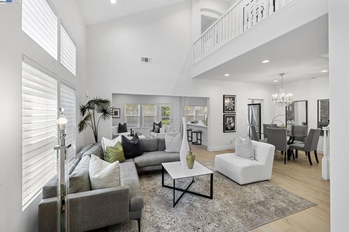 Property Photo: 24 Dauphine CA 92657
