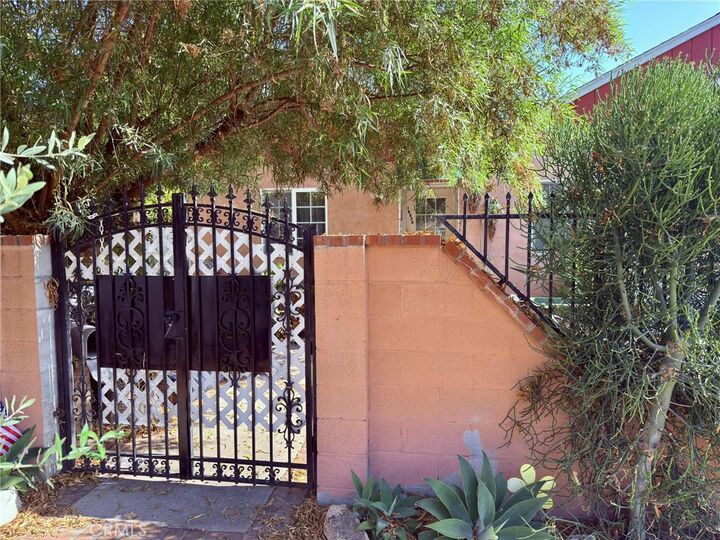 Property Photo:  18536 Sunburst Street  CA 91324 