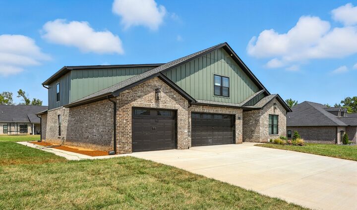 Property Photo:  2477 Ellsworth Drive  TN 37043 