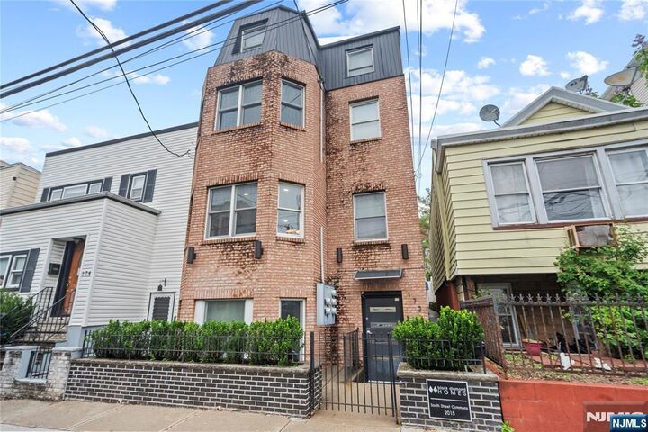 Property Photo:  172 South Street B  NJ 07307 