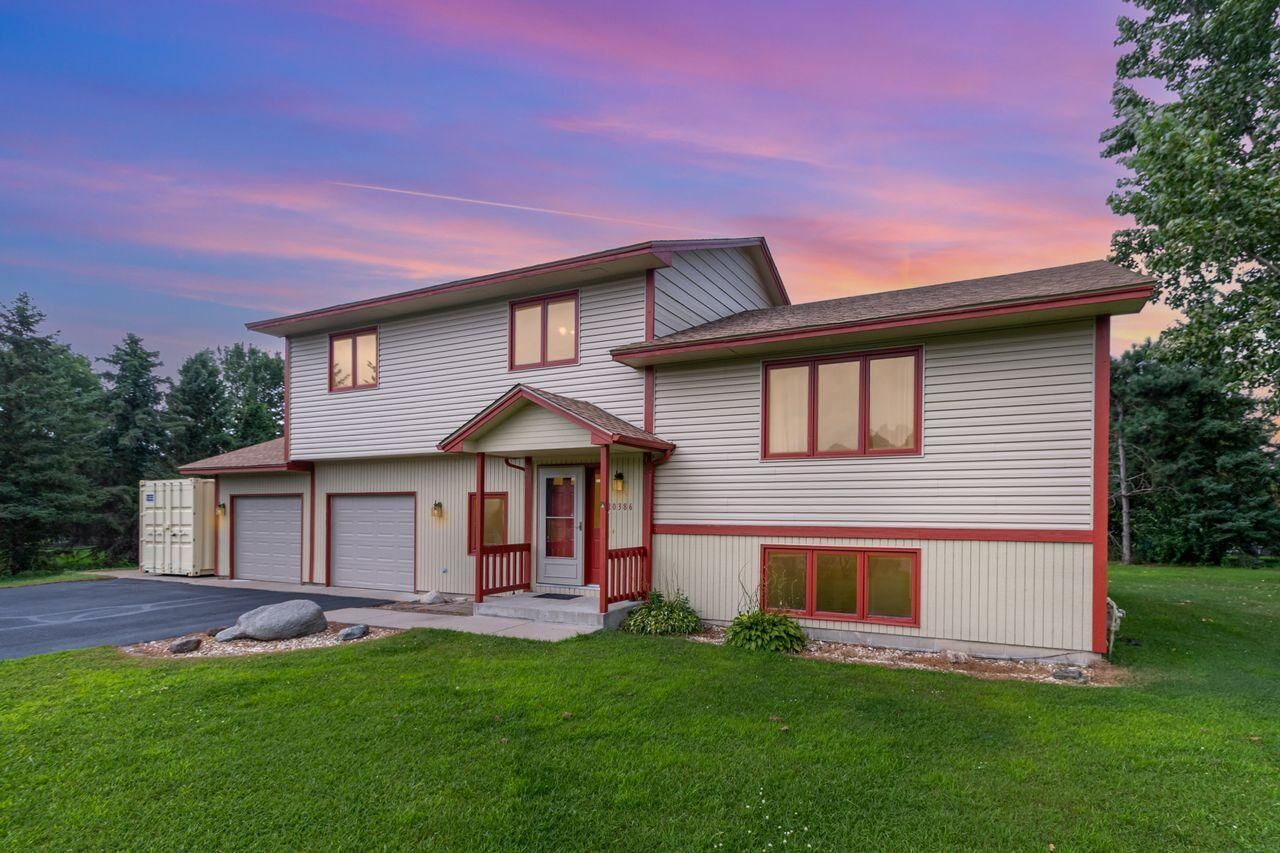 Property Photo:  20386 181st Circle NW  MN 55309 