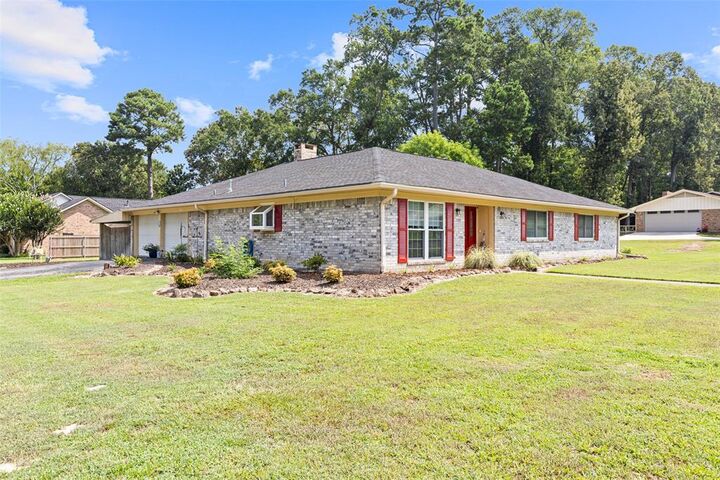 Property Photo: 1016 Camillia Street TX 75644