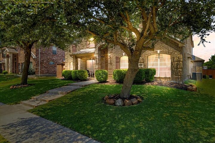 Property Photo: 13446 Lincolnshire Lane TX 75035