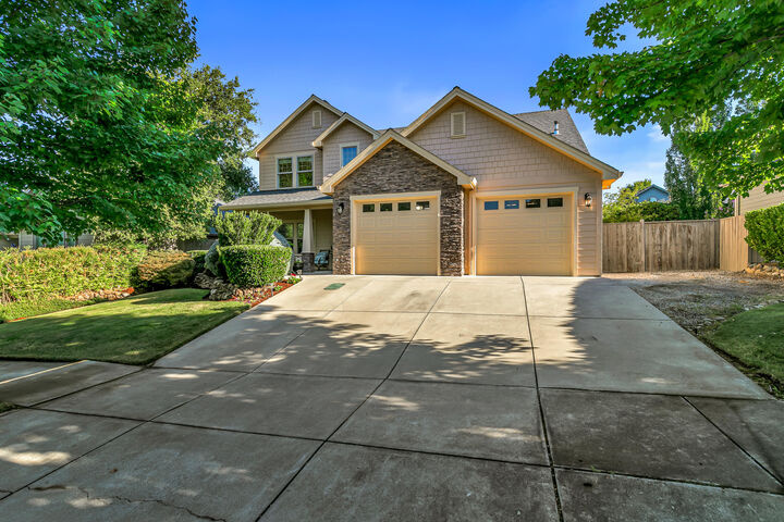 Property Photo:  3909 Crystal Springs Drive  OR 97504 