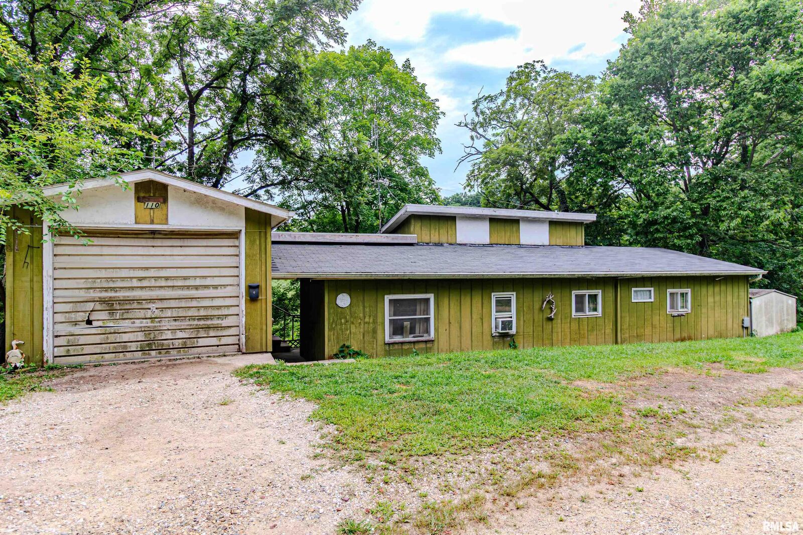 Property Photo:  110 Happy Hollow Drive  IL 61428 