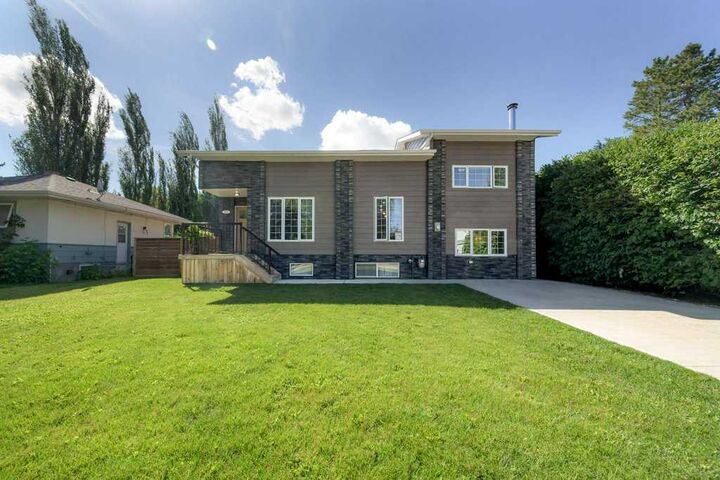 5238 52 Street  Lacombe AB T4L 1B8 photo