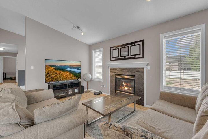 Property Photo:  148 Ammeter Close  AB T4R 2Y4 