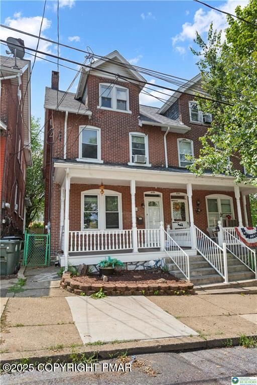 Property Photo:  608 Fiot Avenue  PA 18015 