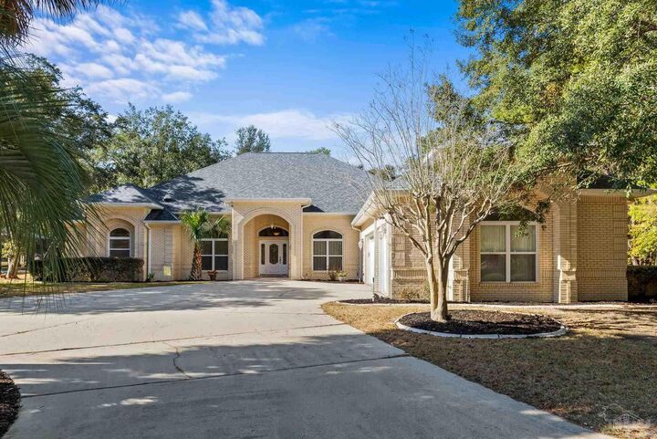 Property Photo:  2739 Muirfield Dr  FL 32566 