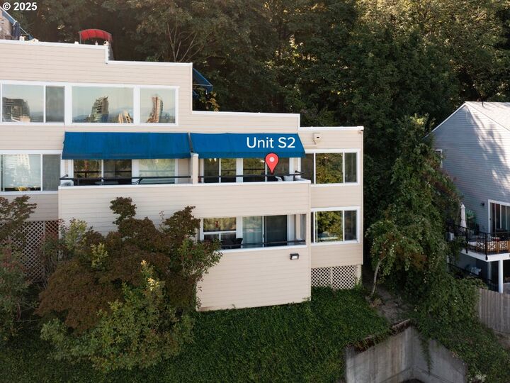 Property Photo: 3515 SW Barbur Blvd S2 OR 97239