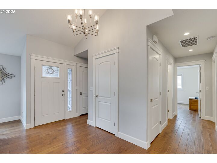 Property Photo: 10715 SW Highland Dr OR 97224