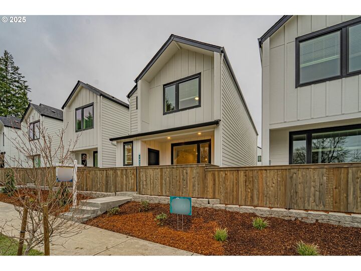 Property Photo: 16318 NE 20th St WA 98684