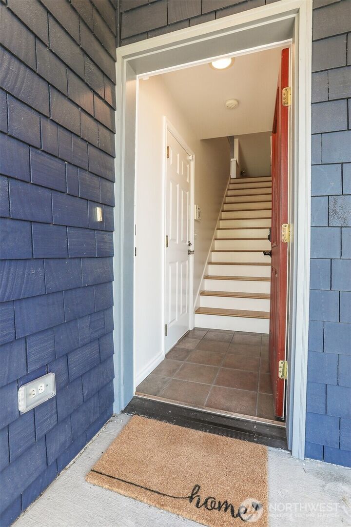 Property Photo: 4318 Phinney Avenue N B WA 98103