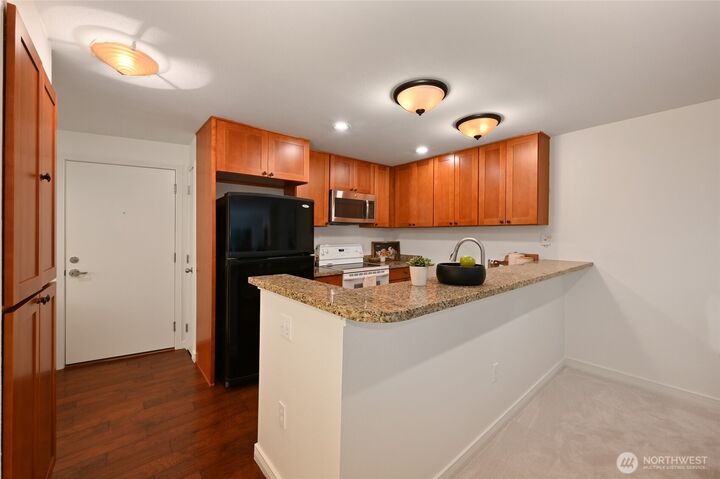 Property Photo:  4309  34th Avenue W 101  WA 98199 