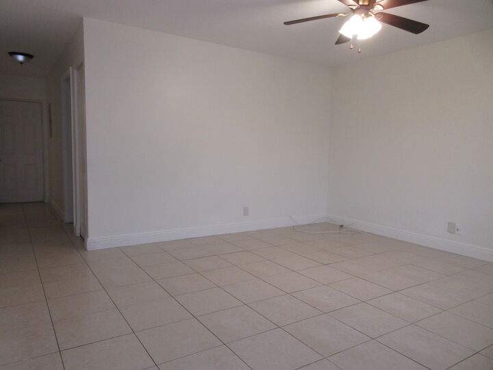 Property Photo:  1415 N J Street 6  FL 33460 