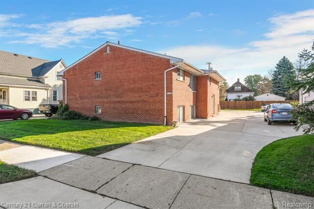 Property Photo:  2753 10th Street 3  MI 48192 