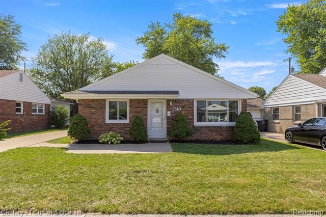 Property Photo: 18572 Hinton Street MI 48193