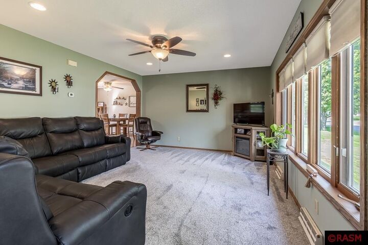Property Photo: 607 E Nathan Street MN 56055