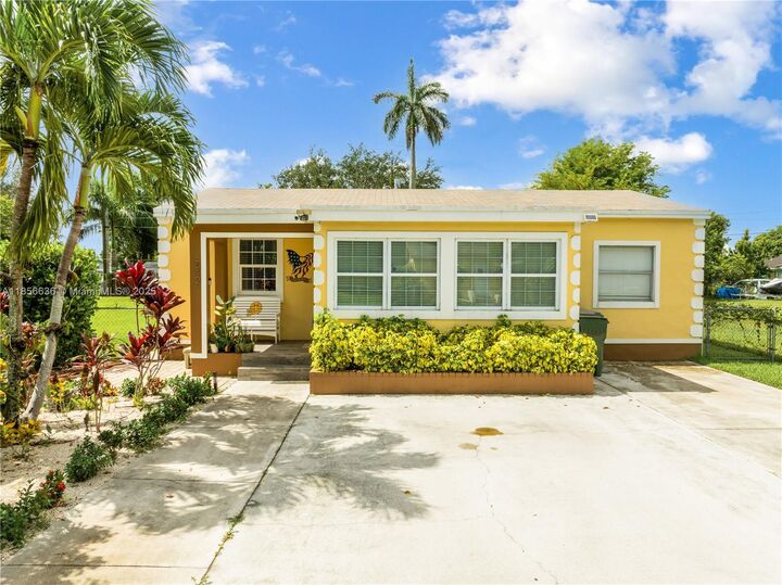 512 NW 13th St  Homestead FL 33030 photo