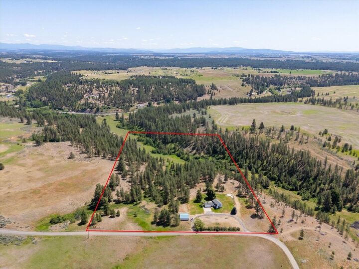 Property Photo:  1616 N Ritchey Rd  WA 99029 