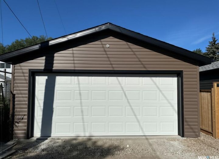 Property Photo:  534 K Avenue N  SK S7L 2M7 