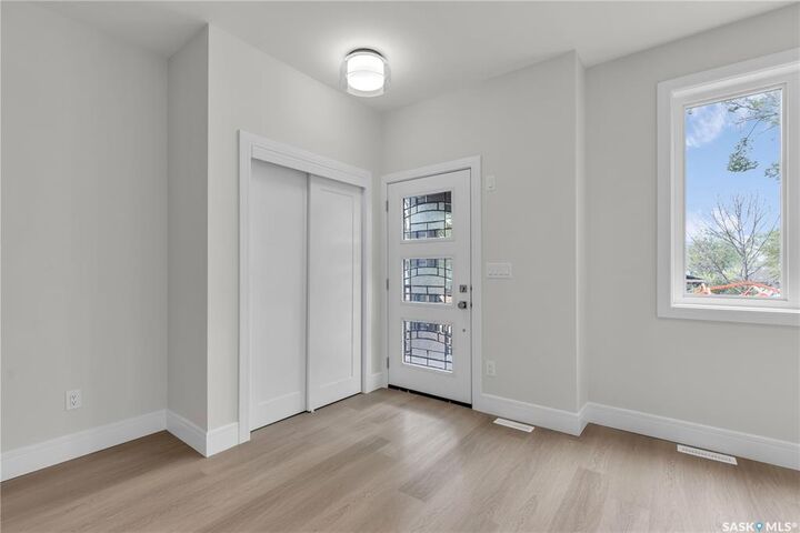 Property Photo:  534 K Avenue N  SK S7L 2M7 