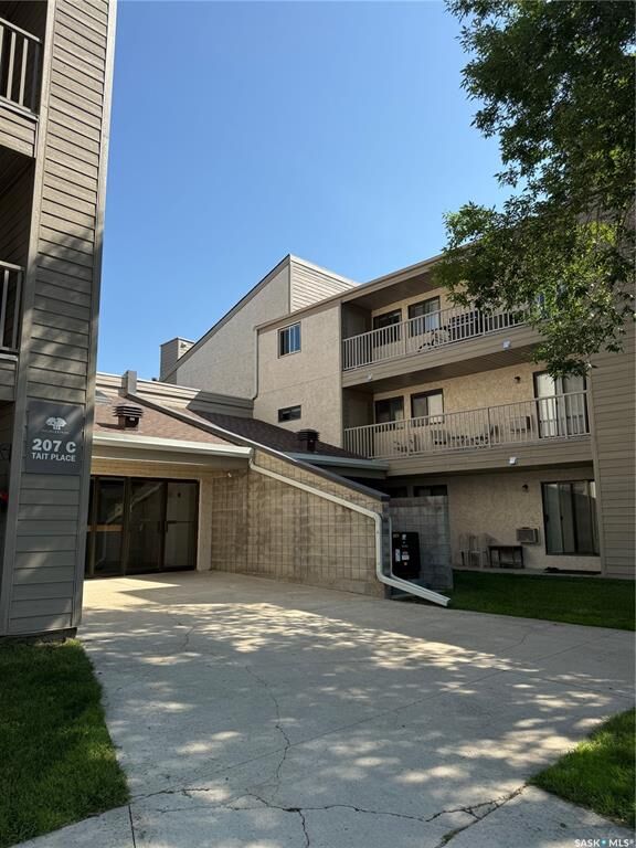 207C Tait Place 312  Saskatoon SK S7H 5L8 photo