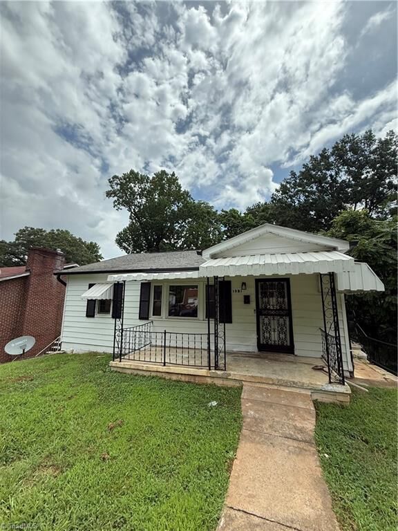Property Photo:  1701 N Jackson Avenue  NC 27105 
