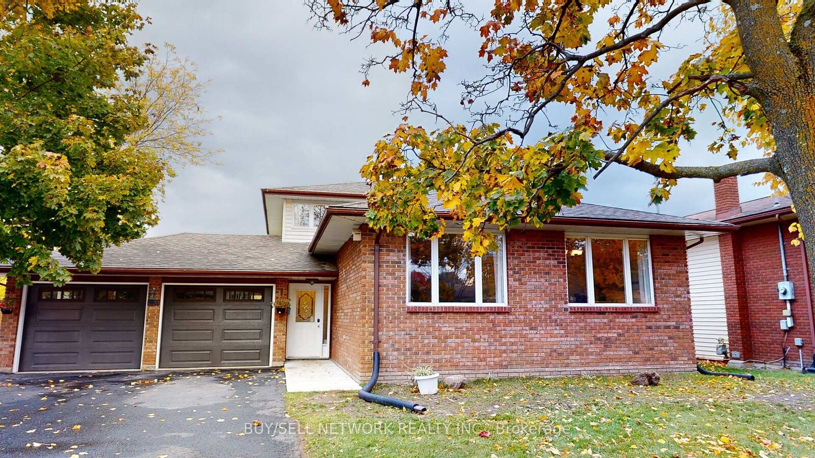 Property Photo:  1220 Hilliard Street  ON K9H 7H9 