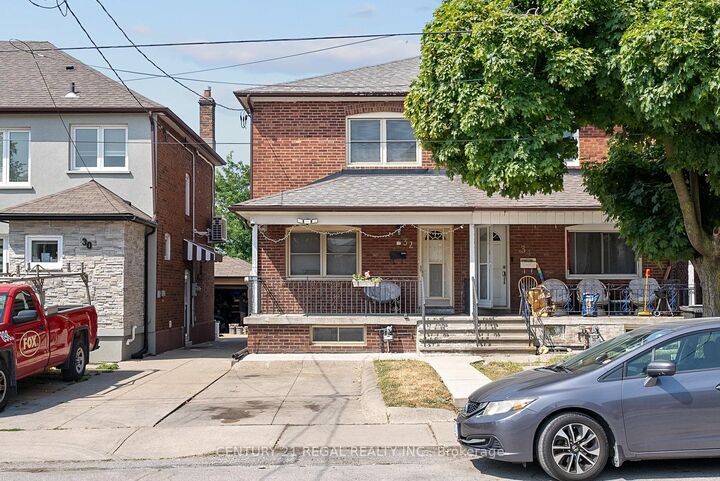 32 Chamberlain Avenue  Toronto ON M6E 4J8 photo
