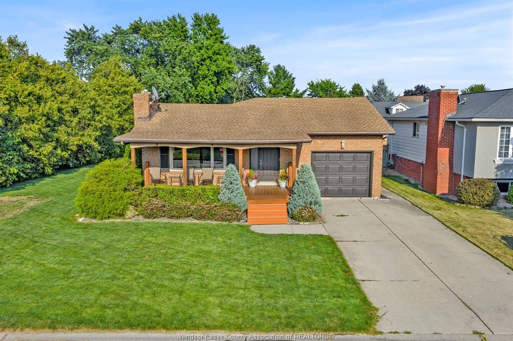 Property Photo: 99 Woodycrest Avenue ON N9Y 3P7