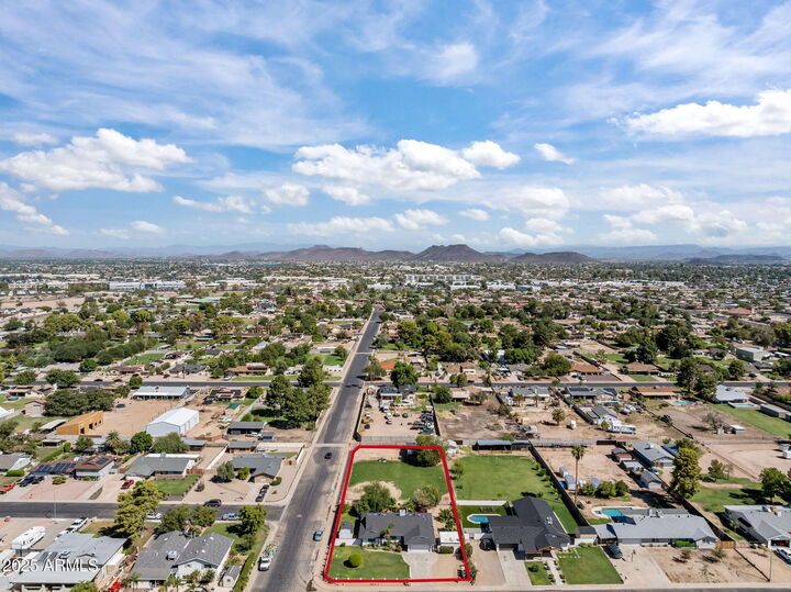 Property Photo: 5244 W Waltann Lane AZ 85306
