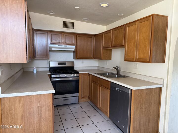 Property Photo:  249 W Brown Drive  AZ 85635 