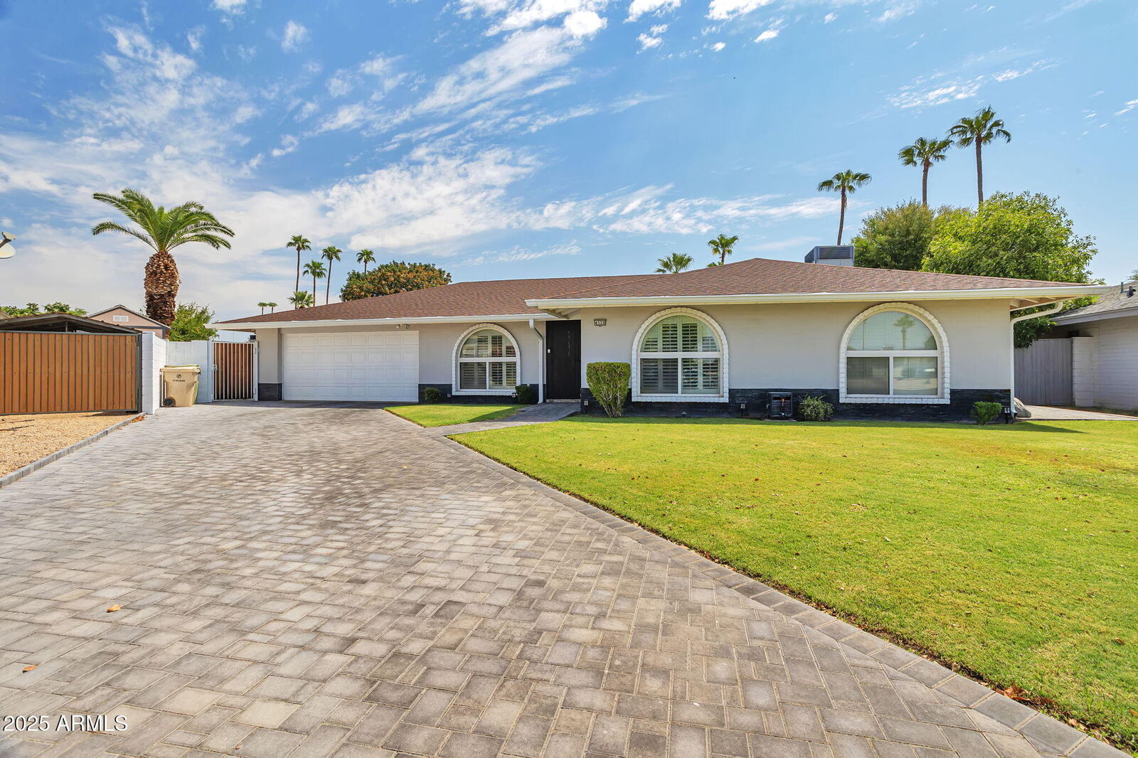 Property Photo: 4528 W Echo Lane AZ 85302