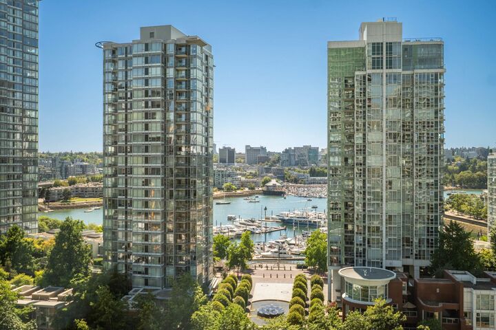 Property Photo: 1009 Expo Boulevard 1606 BC V6Z 2V9