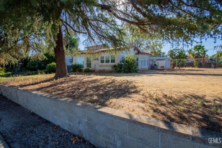 Property Photo:  2860 N Baker Street  CA 93306 