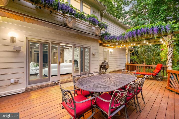 Property Photo:  11004 Roundtable Court  MD 20852 