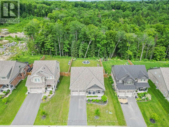 Property Photo: 42 Woodstream Drive ON P1H 0B7