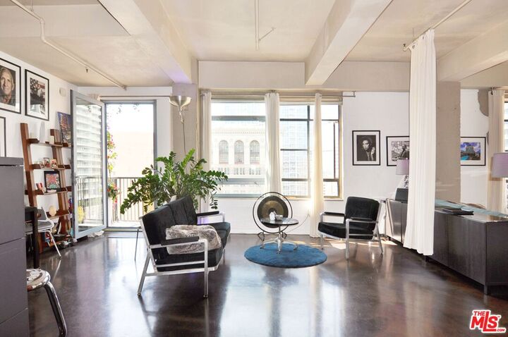 Property Photo: 849 S Broadway CA 90014