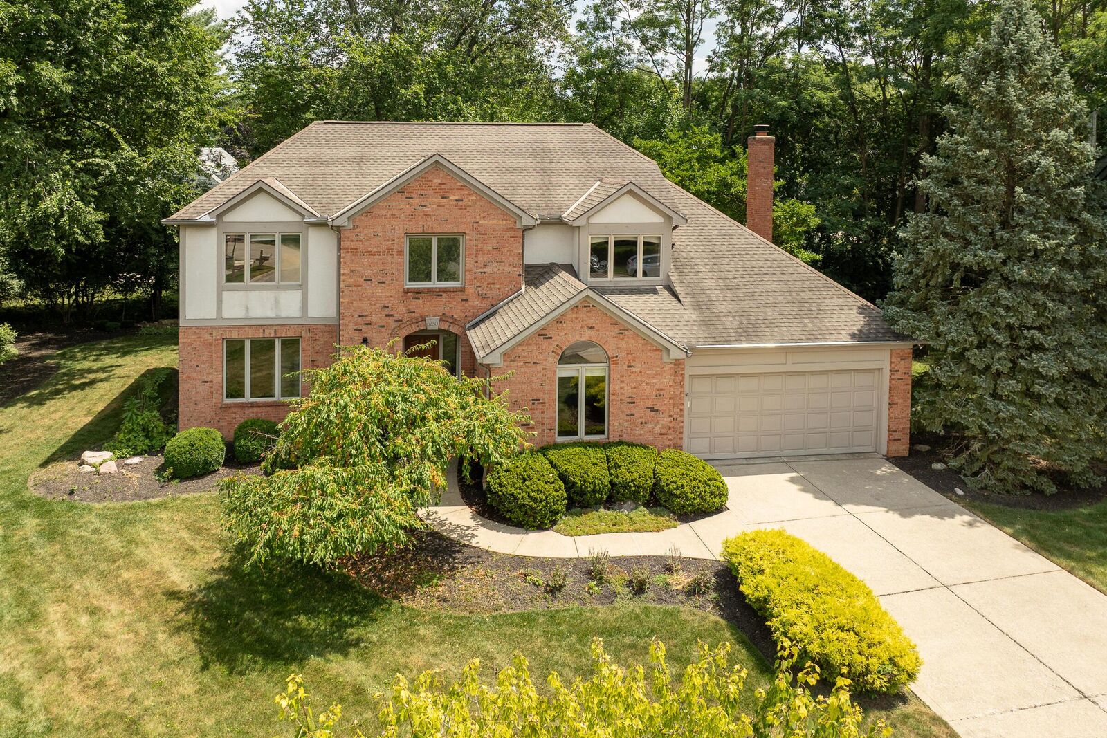 Property Photo: 6730 Kensington Way OH 43085