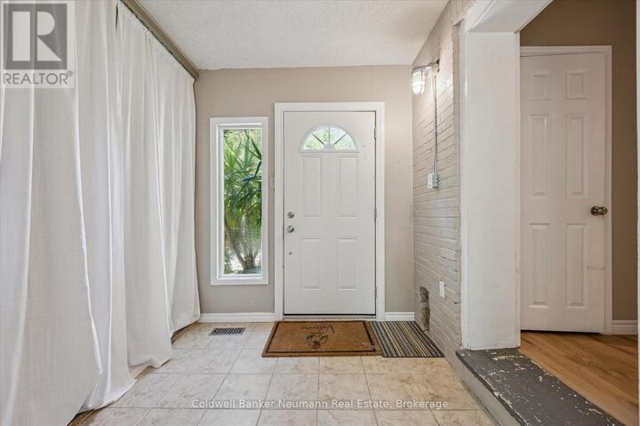 Property Photo:  102 Asmus Street  ON N3A 1A9 