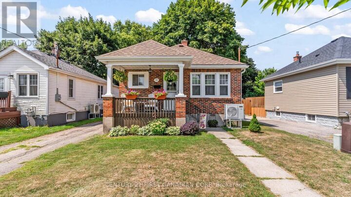 Property Photo: 33 Tennyson Street ON N5Z 2K6