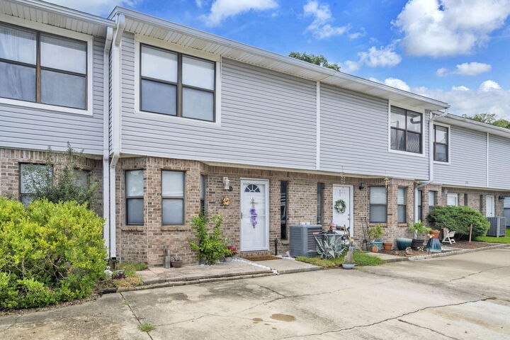 Property Photo:  439 Waterway Lane  FL 32547 