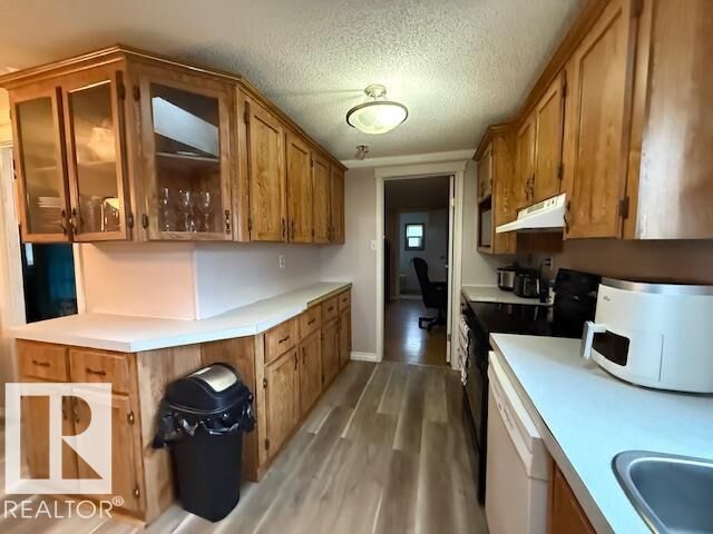 Property Photo:  1376 Lakeview Road  AB T8H 1L5 