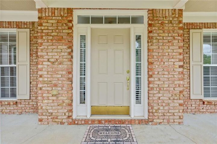 Property Photo:  200 Henley Place  GA 30097 