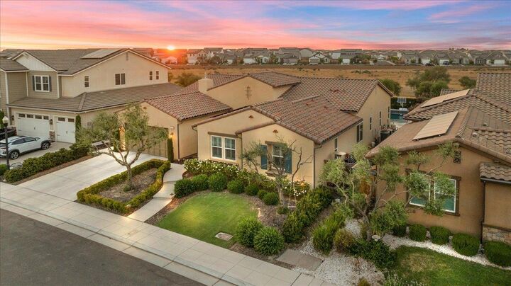 Property Photo: 1003 Highland Road W CA 93636