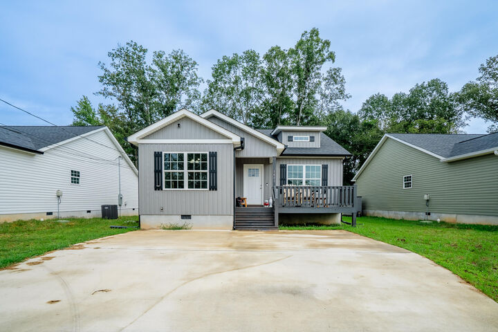 Property Photo:  1401 Eastbrook Southeast Drive SE  GA 30721 