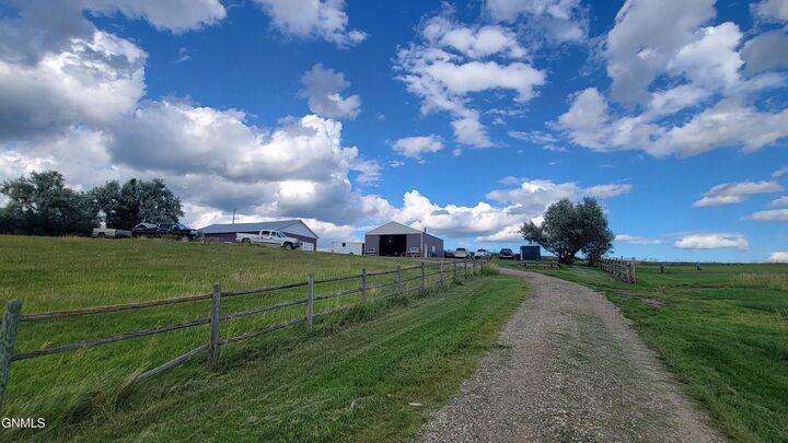 Property Photo: 3744 Roughrider Lane ND 58554