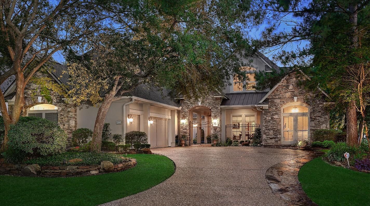 Property Photo: 15 Coverdell Park TX 77382