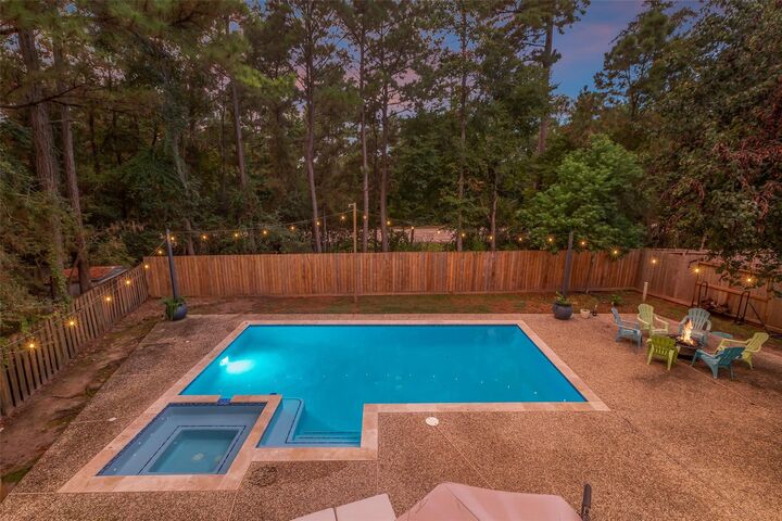 Property Photo:  211 Maple Path Place  TX 77382 